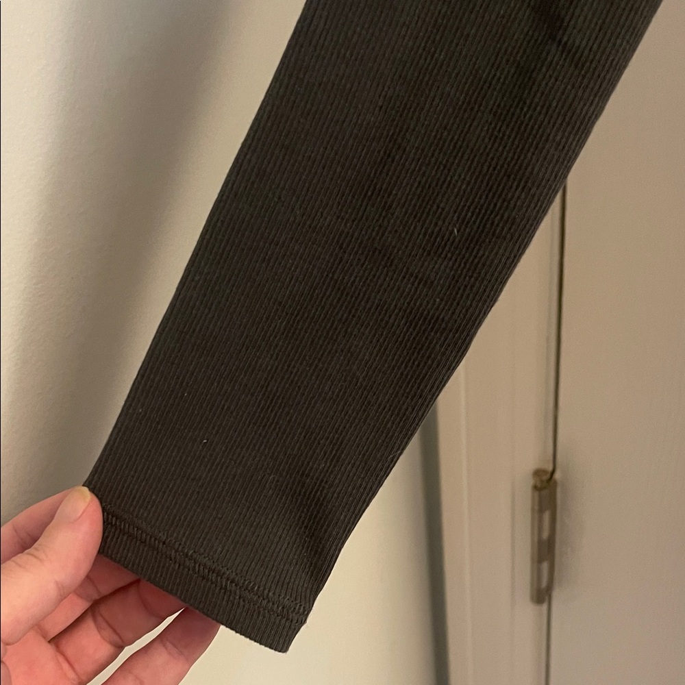 Old Navy Classic Black Long Sleeve Dress - Picture 5 of 12
